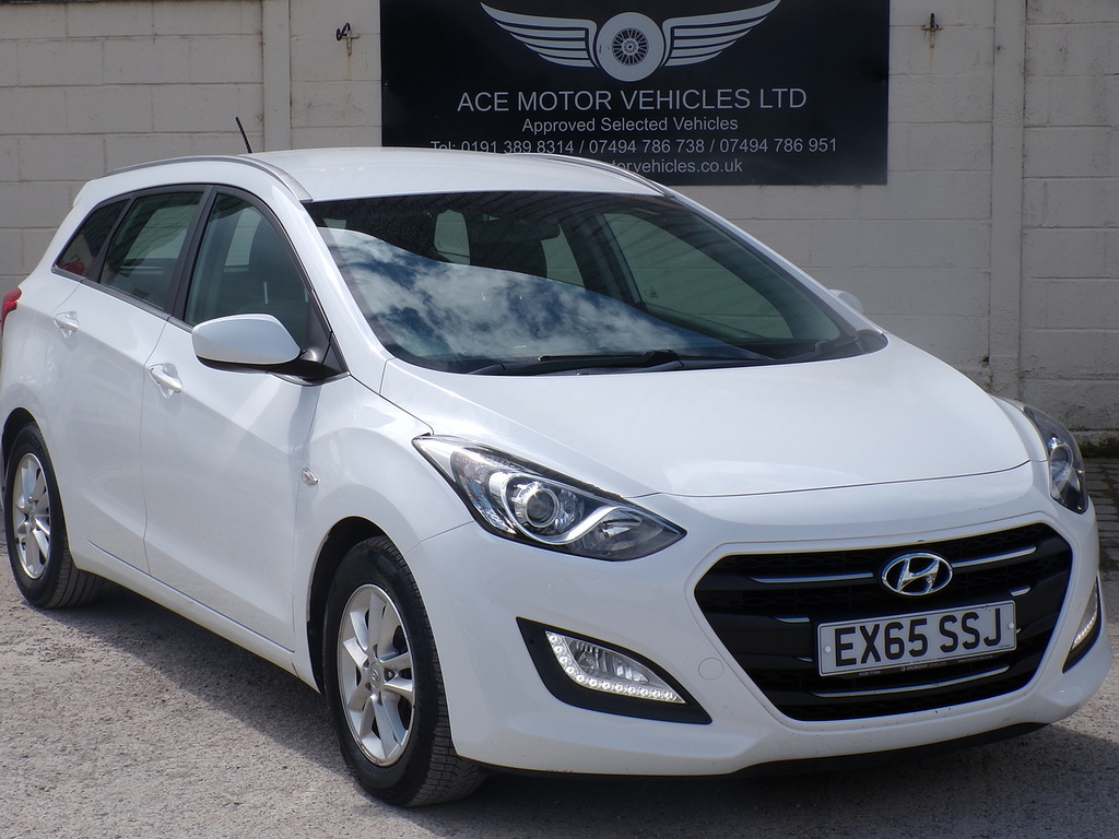 Hyundai I30 Crdi Blue Drive Se White