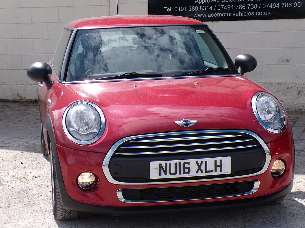 Mini Hatch One NU16XLH Red #2