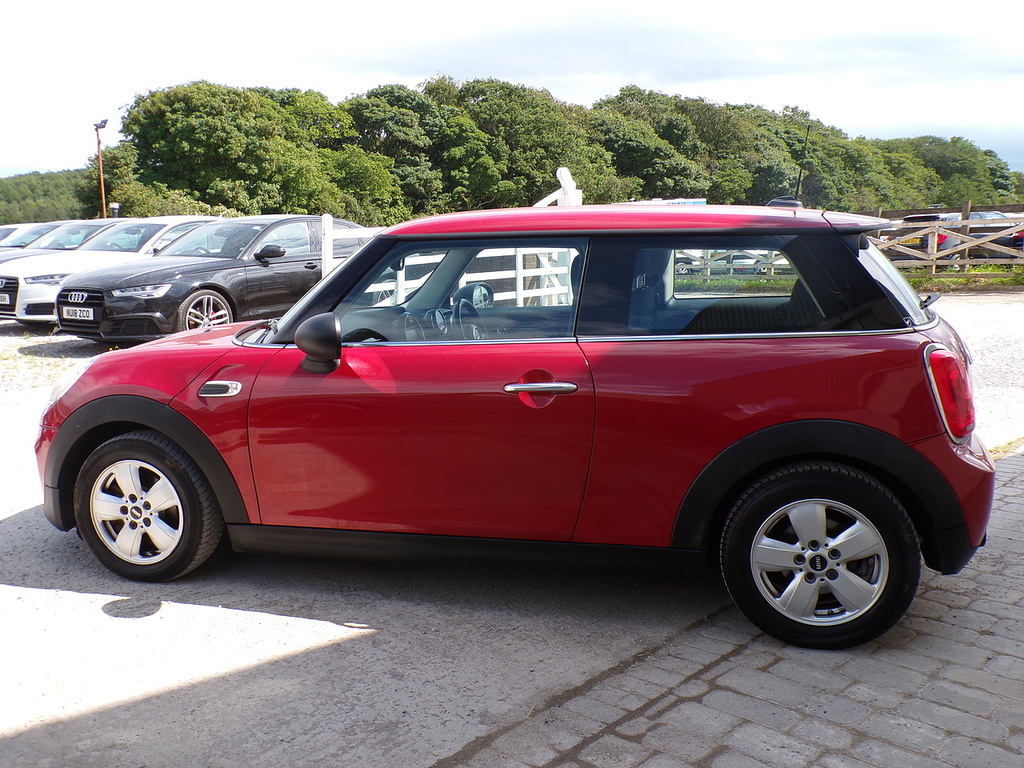 Mini Hatch One NU16XLH Red #6