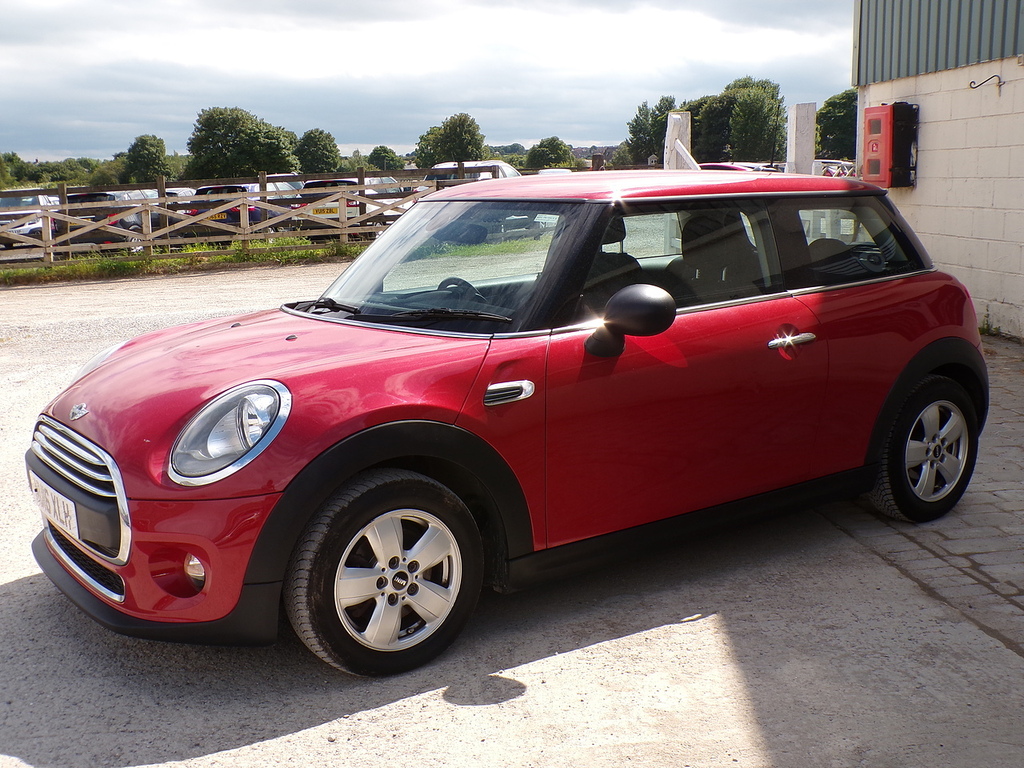 Mini Hatch One NU16XLH Red #5