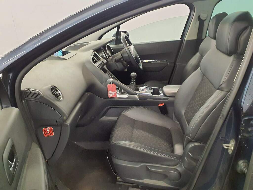 Peugeot 3008 Hatchback White #9