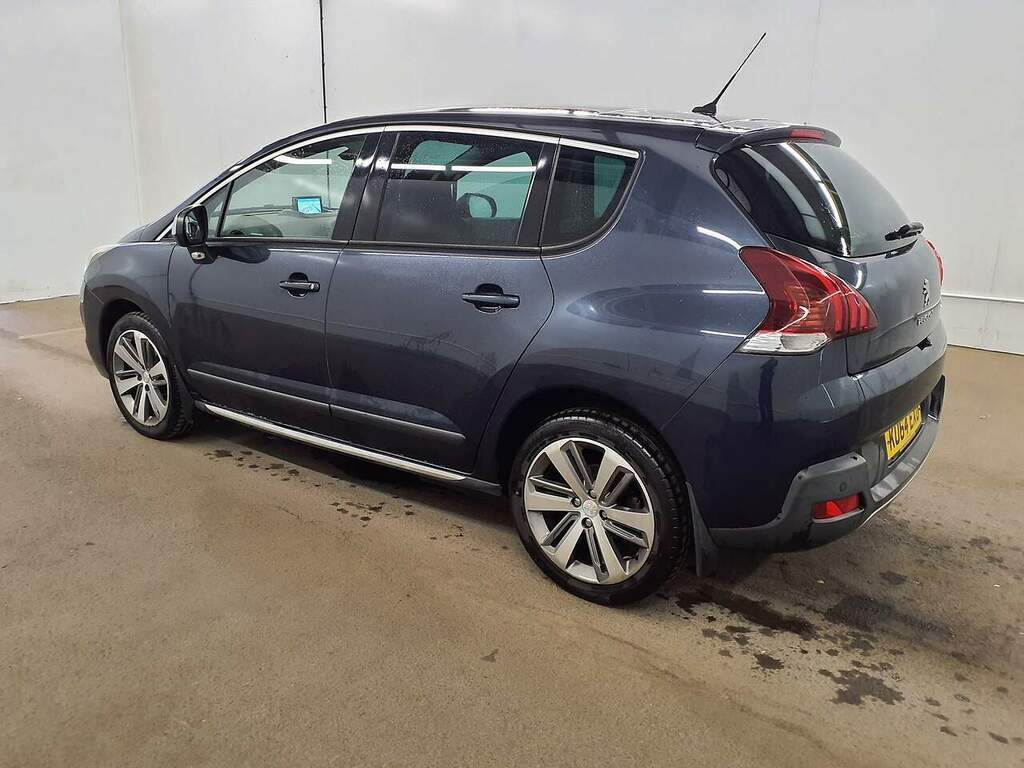 Peugeot 3008 Hatchback White #4