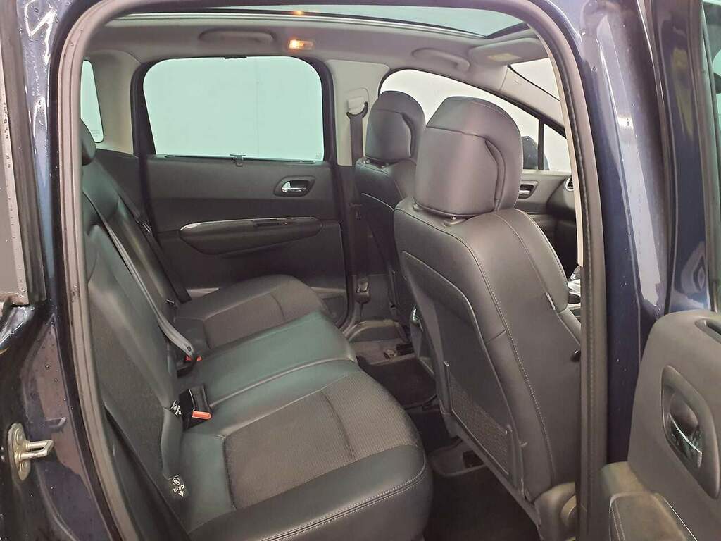 Peugeot 3008 Hatchback White #11
