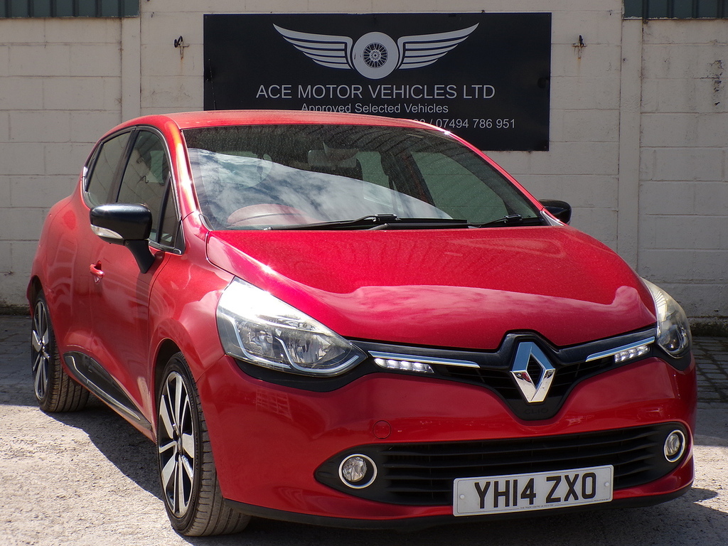Renault Clio Dci Dynamique S Medianav Red