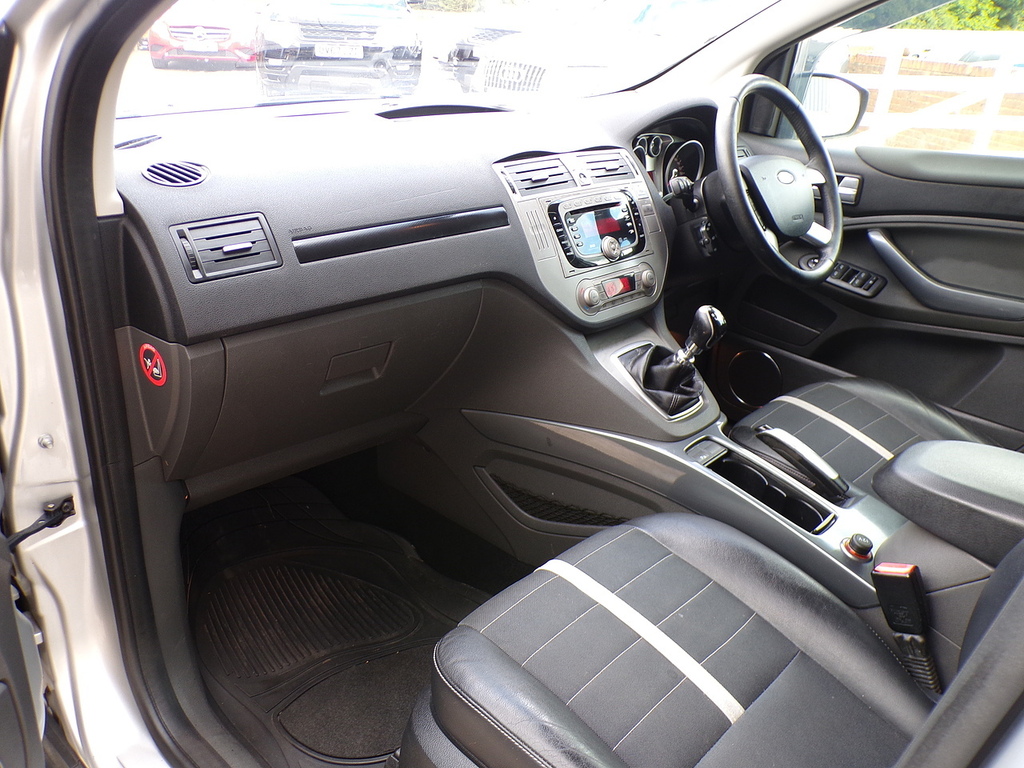 Ford Kuga 2L Titanium White #18