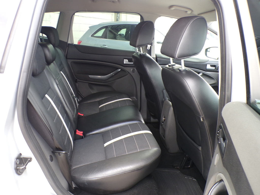 Ford Kuga 2L Titanium White #20