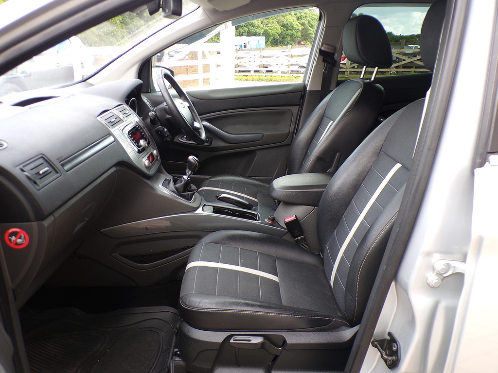 Ford Kuga 2L Titanium White #17