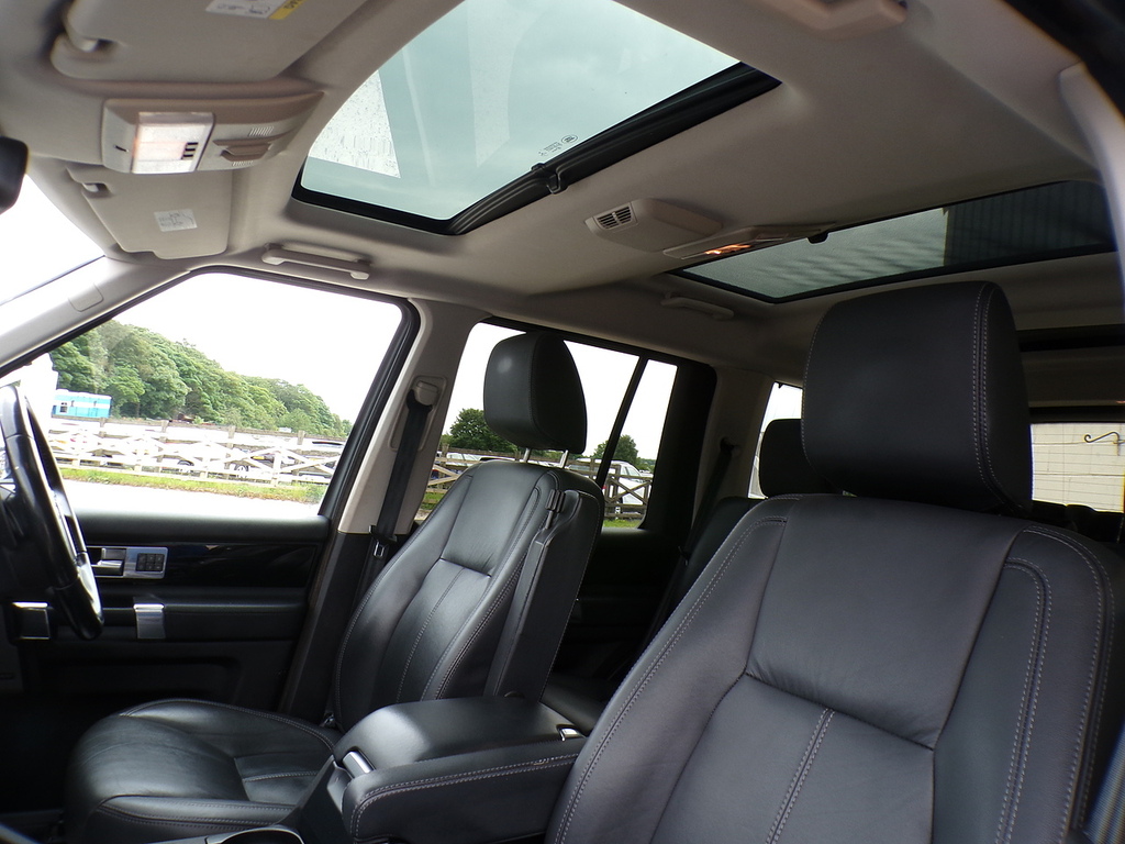Land Rover Discovery 4 Sd V6 Landmark Suv Black #18