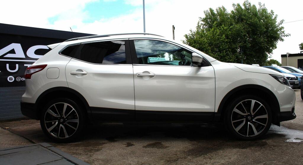 Nissan Qashqai 1.5 Dci Tekna Suv EO14CSU White #6