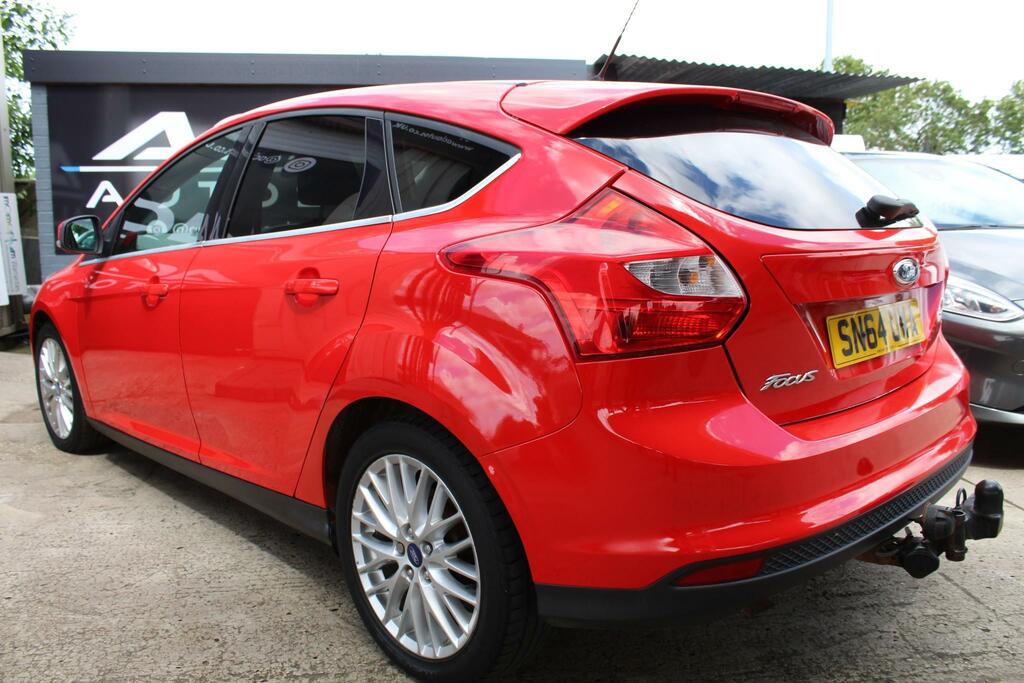 Ford Focus 1.6 Tdci Zetec Hatchback SN64UWA Red #6