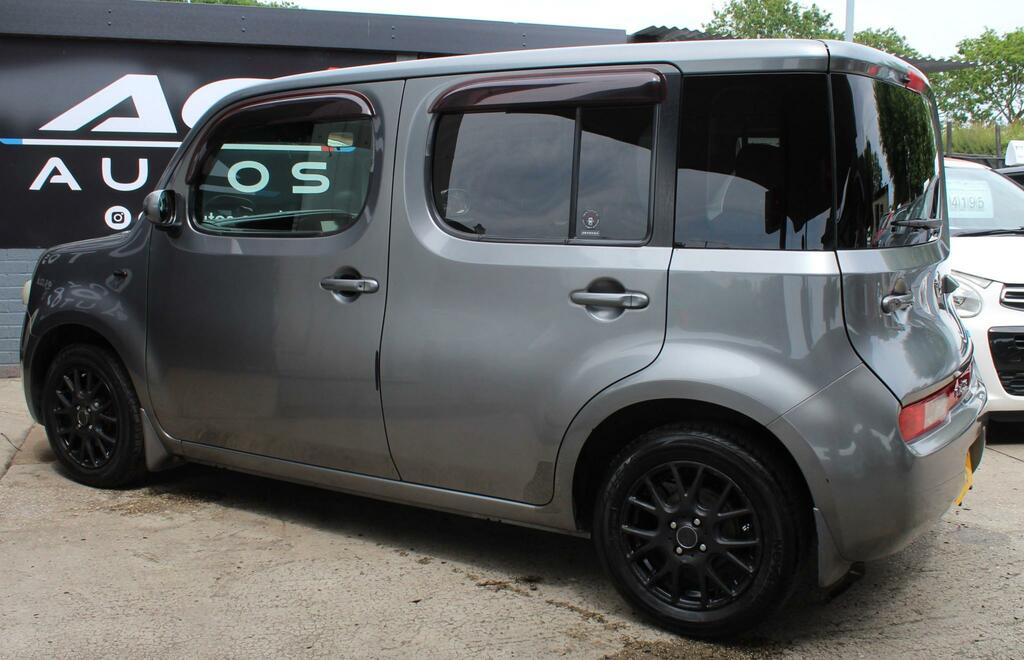 Nissan Cube Hatchback Grey #4