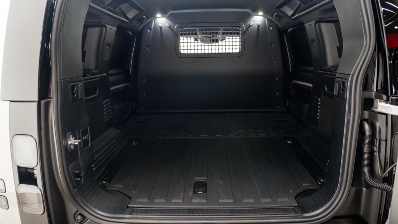 Land Rover Defender 110 D250 110 X-dynamic Se Black #5