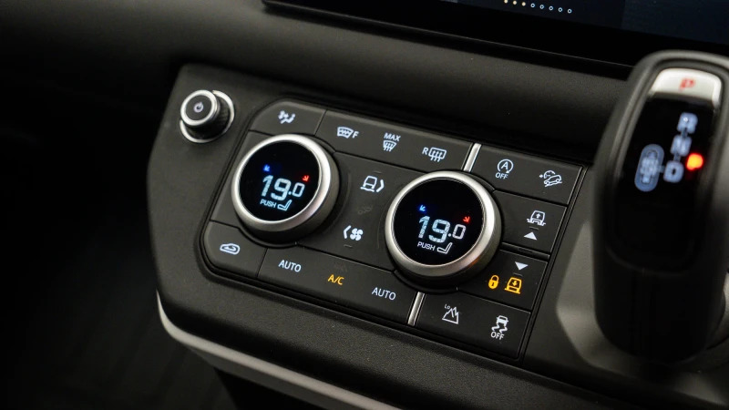 Land Rover Defender 90 D250 90 X-dynamic Se Black #13