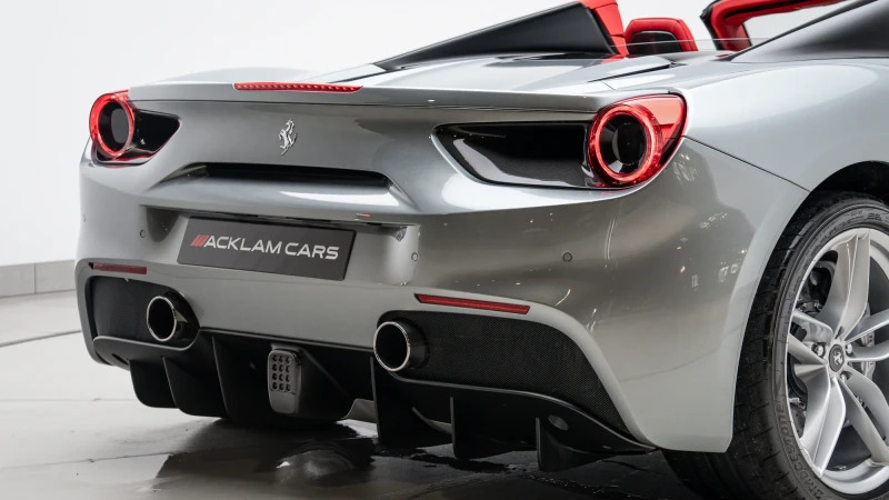 Ferrari 488 Spider F1 Dct Grey #51