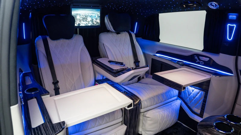 Mercedes-Benz V Class Premium Amg Line Silver #40