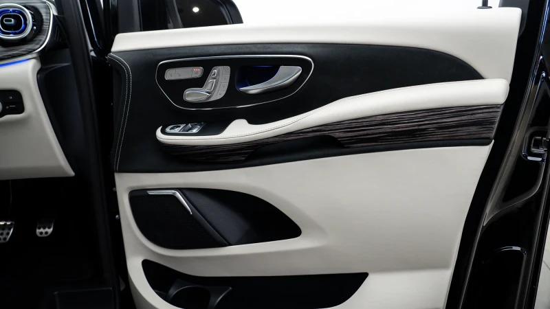 Mercedes-Benz V Class Premium Amg Line Silver #46