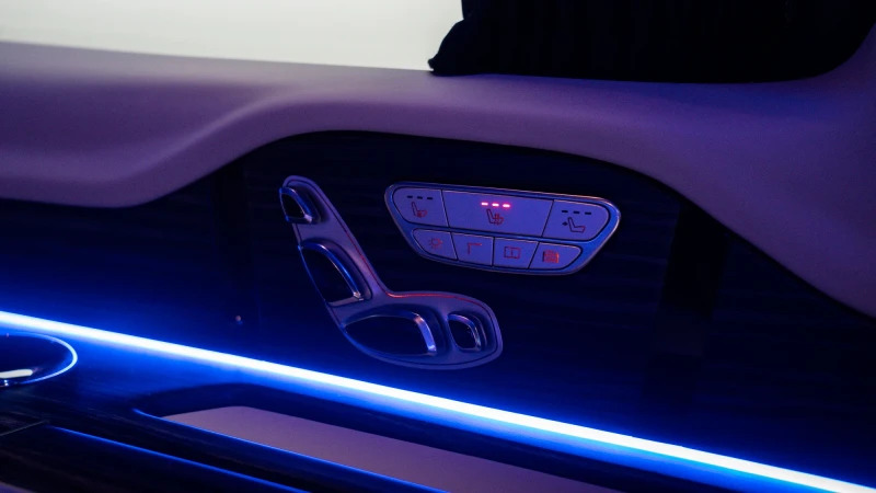 Mercedes-Benz V Class Premium Amg Line Silver #12