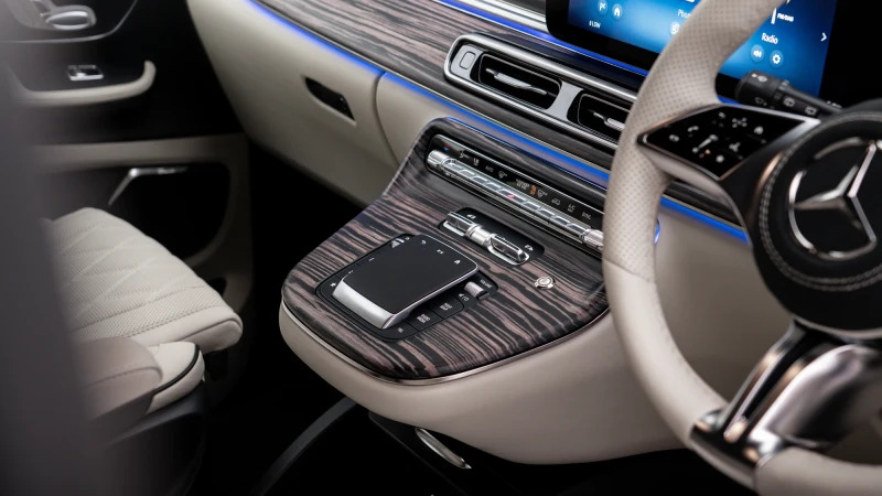 Mercedes-Benz V Class Premium Amg Line Silver #47