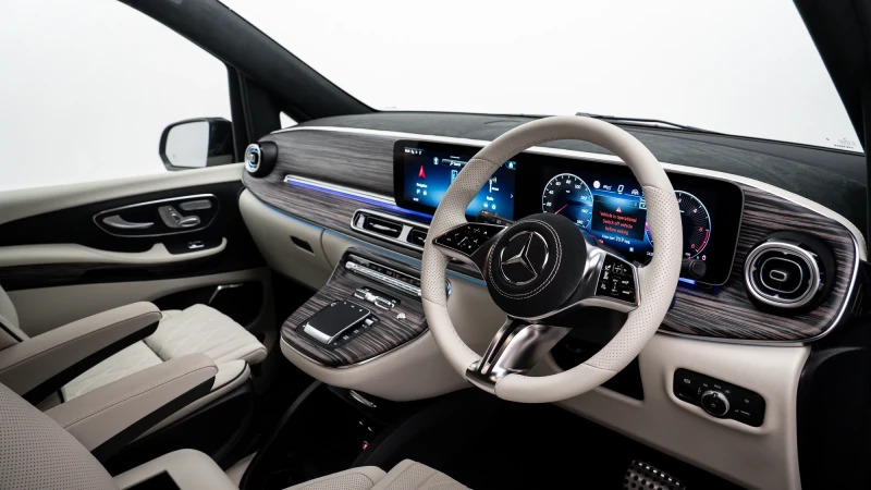 Mercedes-Benz V Class Premium Amg Line Silver #44