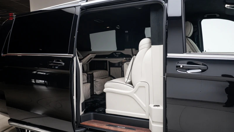 Mercedes-Benz V Class Premium Amg Line Silver #84