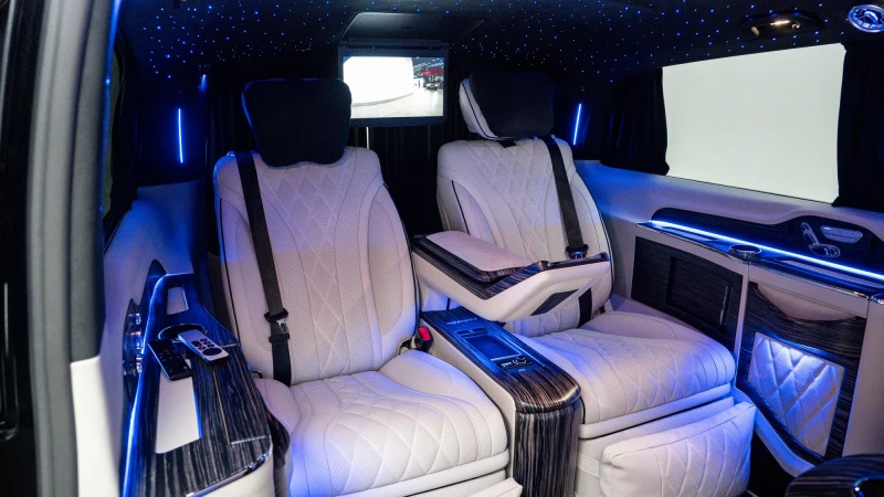 Mercedes-Benz V Class Premium Amg Line Silver #11