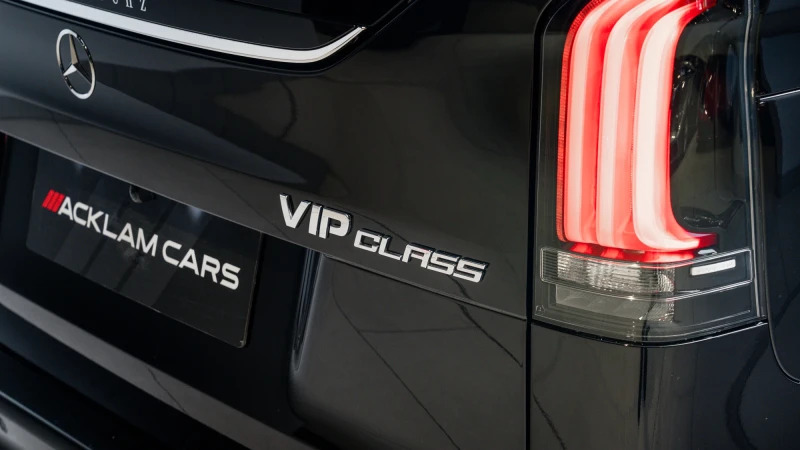 Mercedes-Benz V Class Premium Amg Line Silver #81