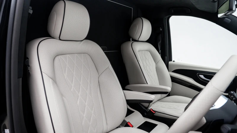 Mercedes-Benz V Class Premium Amg Line Silver #42