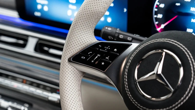 Mercedes-Benz V Class Premium Amg Line Silver #51