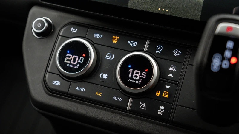 Land Rover Defender 90 3.0 D250 X-dynamic Hse 90 Grey #15