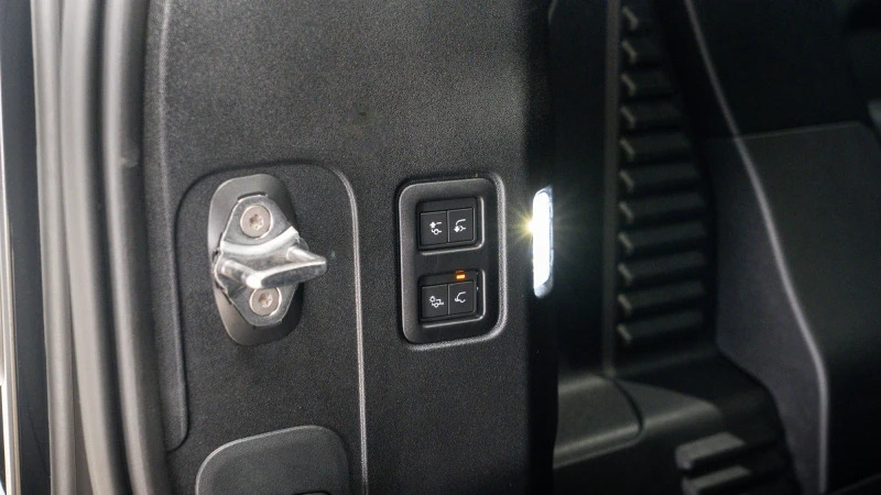 Land Rover Defender 90 3.0 D250 X-dynamic Hse 90 Grey #47