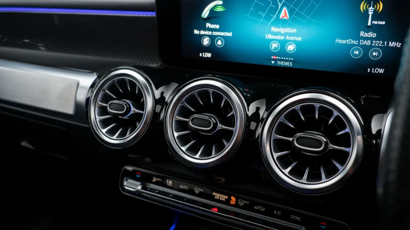 Mercedes-Benz GLB Class Glb 200 Amg Line Executive 7G-tronic Blue #30