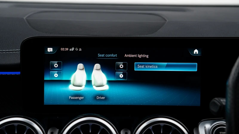 Mercedes-Benz GLB Class Glb 200 Amg Line Executive 7G-tronic Blue #18