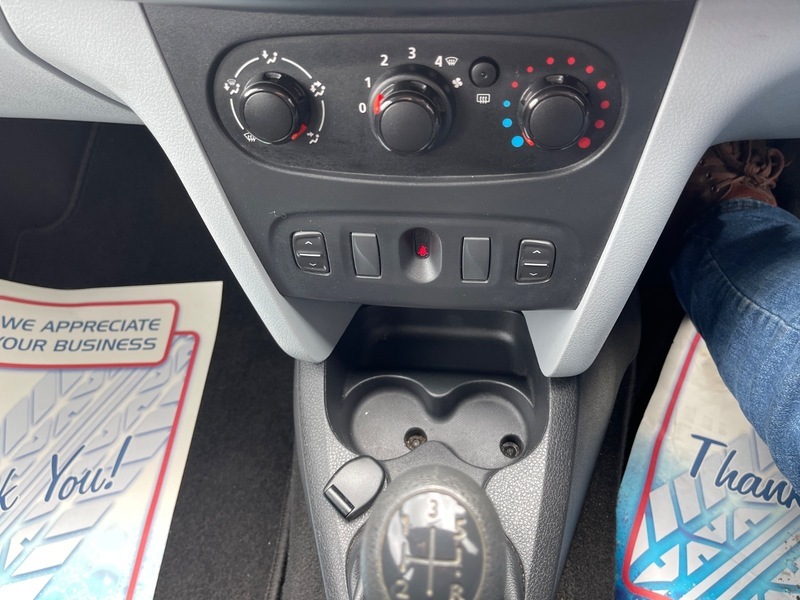 Dacia Sandero 1.5 Dci Laureate Euro Blue #25