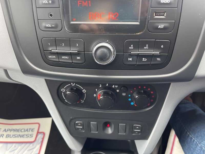 Dacia Sandero 1.5 Dci Laureate Euro Blue #24