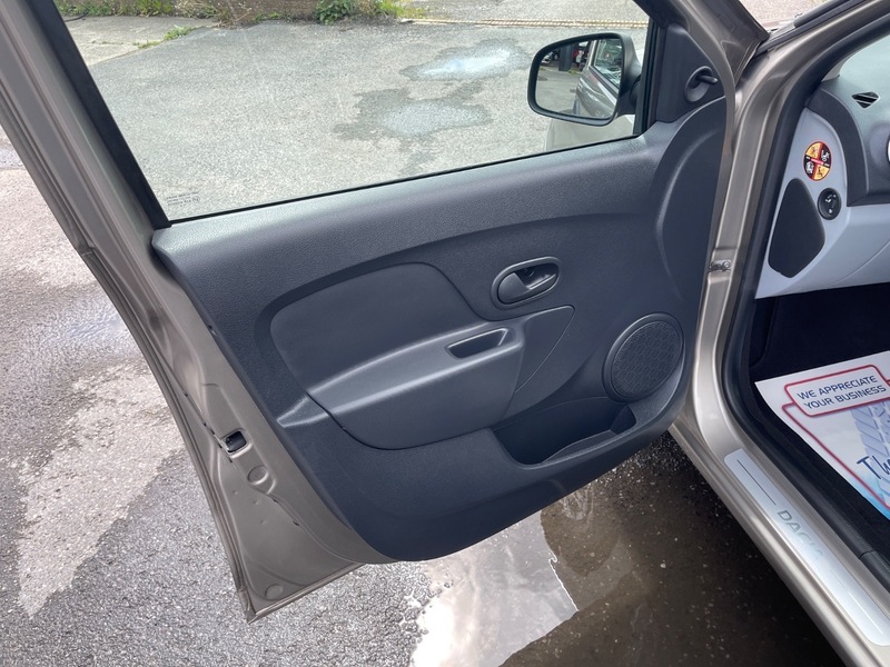 Dacia Sandero 1.5 Dci Laureate Euro Blue #9