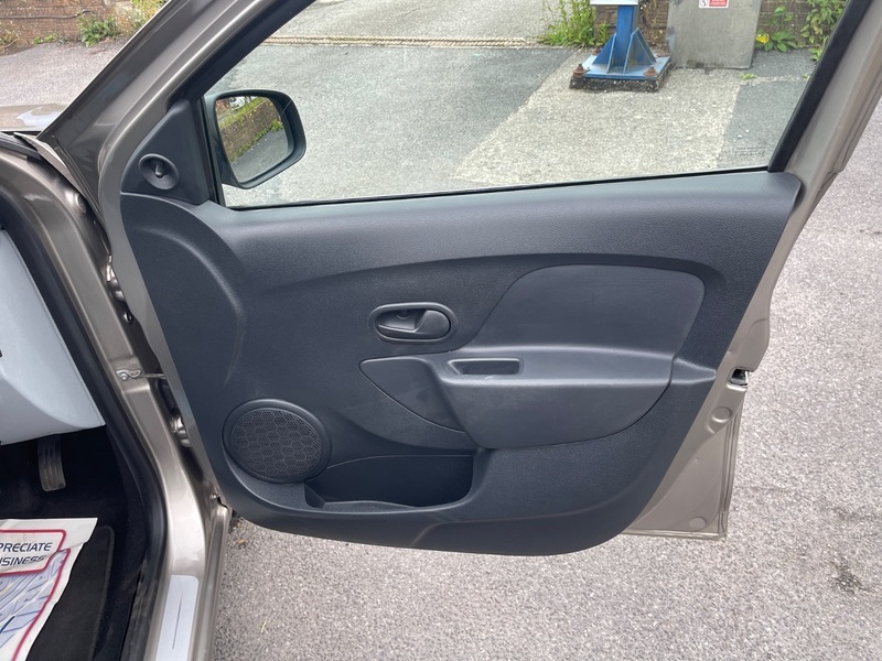 Dacia Sandero 1.5 Dci Laureate Euro Blue #15