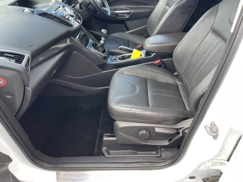 Ford Kuga 2.0 Tdci 163 Titanium X Black #10