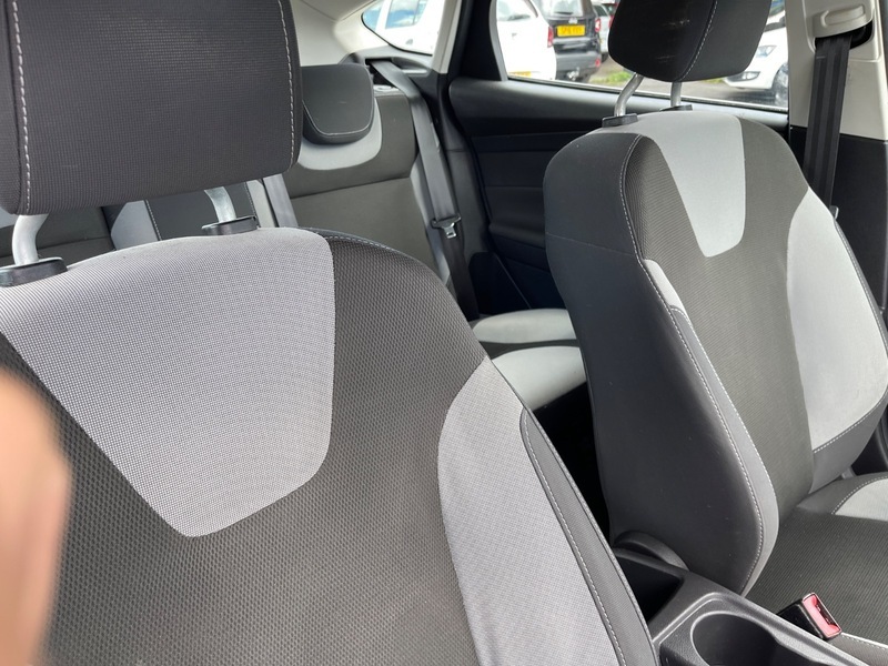 Ford Focus Zetec 5-Door Grey #18