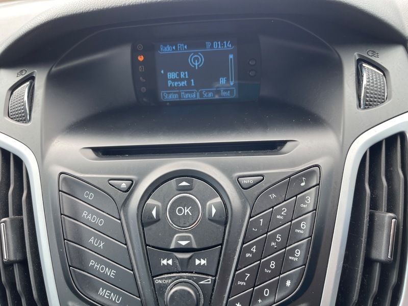 Ford Focus Zetec 5-Door Grey #23