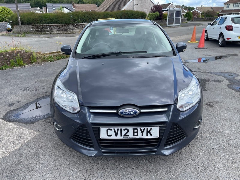 Ford Focus Zetec 5-Door Grey #2