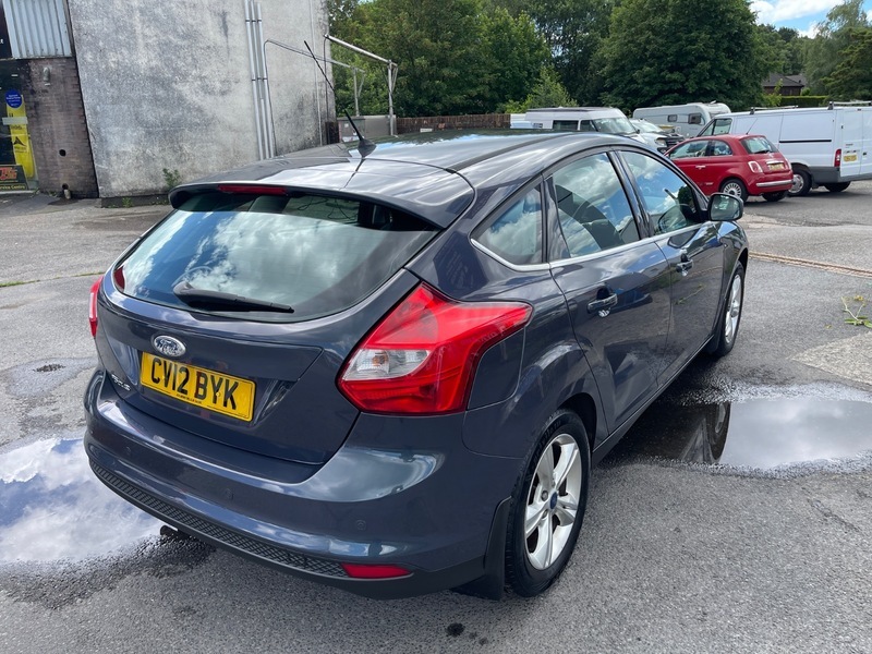 Ford Focus Zetec 5-Door Grey #7