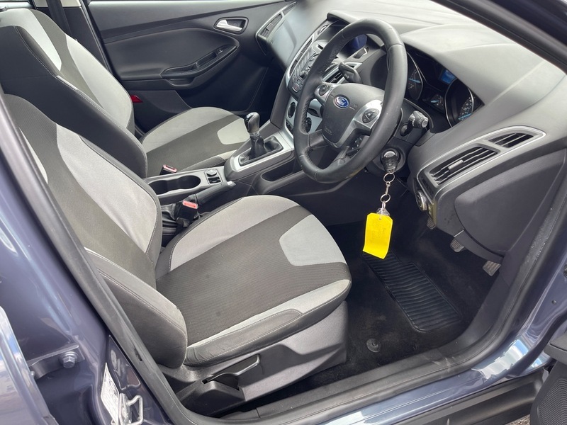Ford Focus Zetec 5-Door Grey #16