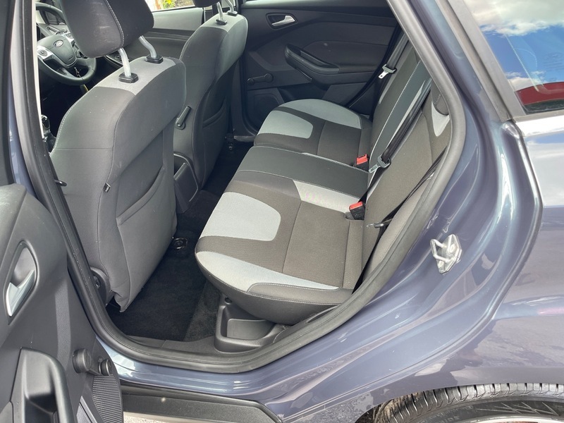 Ford Focus Zetec 5-Door Grey #11