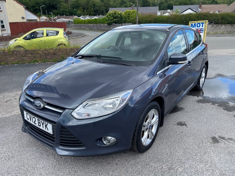 Ford Focus Zetec 5-Door Grey #3