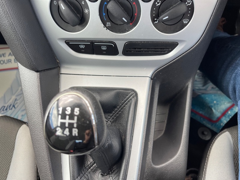 Ford Focus Zetec 5-Door Grey #25