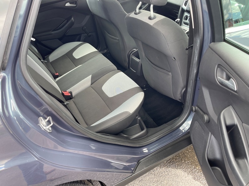 Ford Focus Zetec 5-Door Grey #14