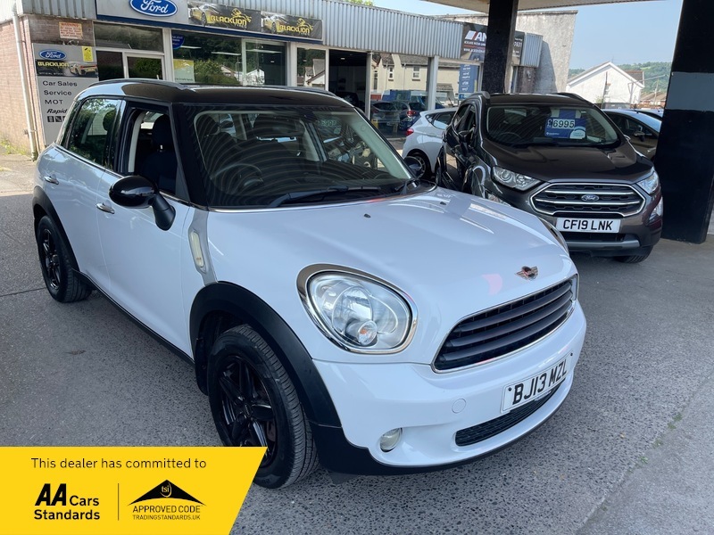 Mini Countryman Cooper White