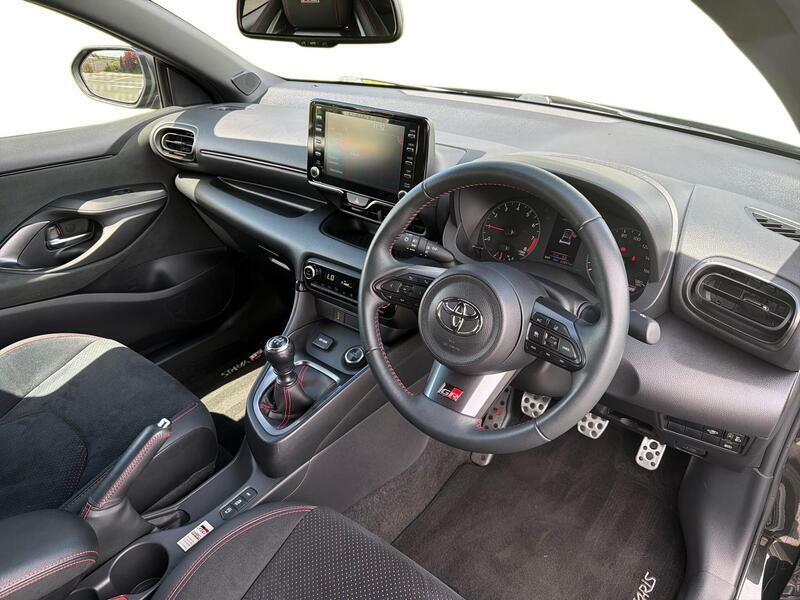 Toyota Yaris 1.6T Gr Circuit Awd Euro 6 WM21VOP Black #3