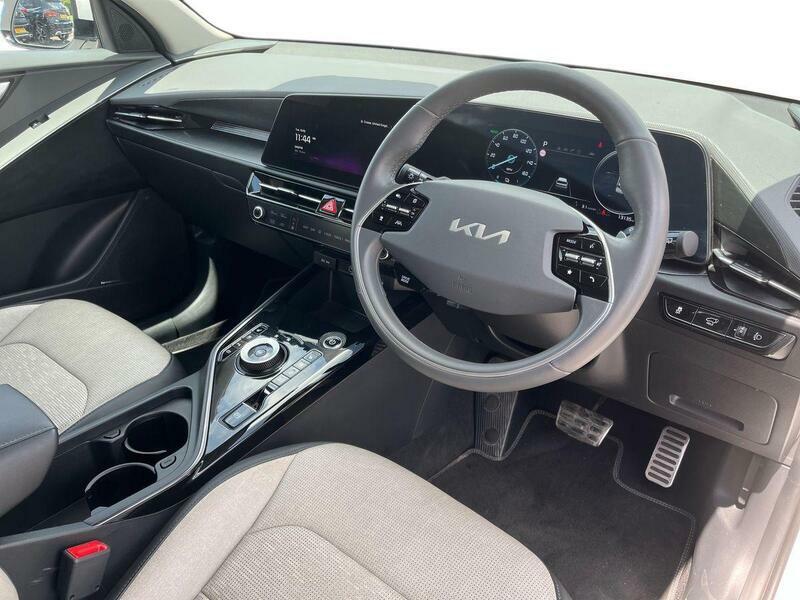 Kia e-Niro 64.8Kwh 4 DC74NKP White #3