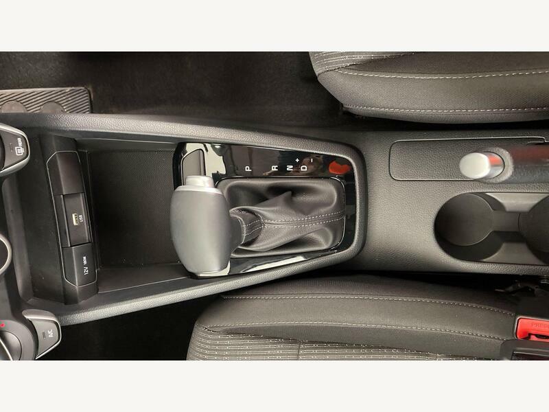 Kia Stonic 1.0T Gdi 98 2 White #17